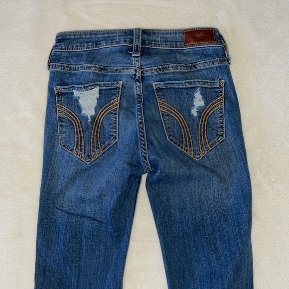 Hollister Mid-Rise Boot Jeans - Picture 7 of 8